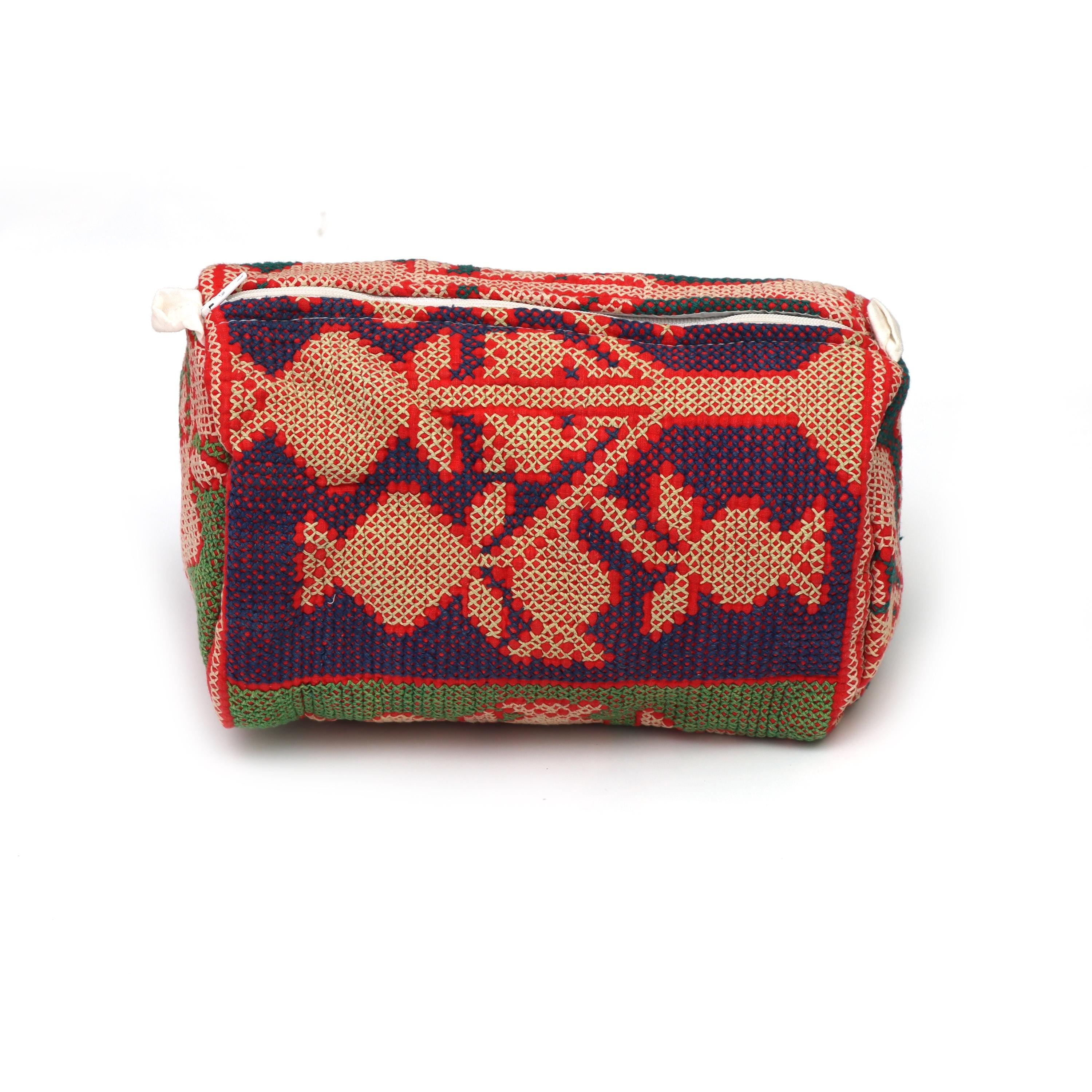 Handcrafted Embroidered Fabric Jewellery Pouch with Zip Closure, Jewellery Bag, Kantha Travel Pouch, Indian Textile Storage Pouch, Gifts