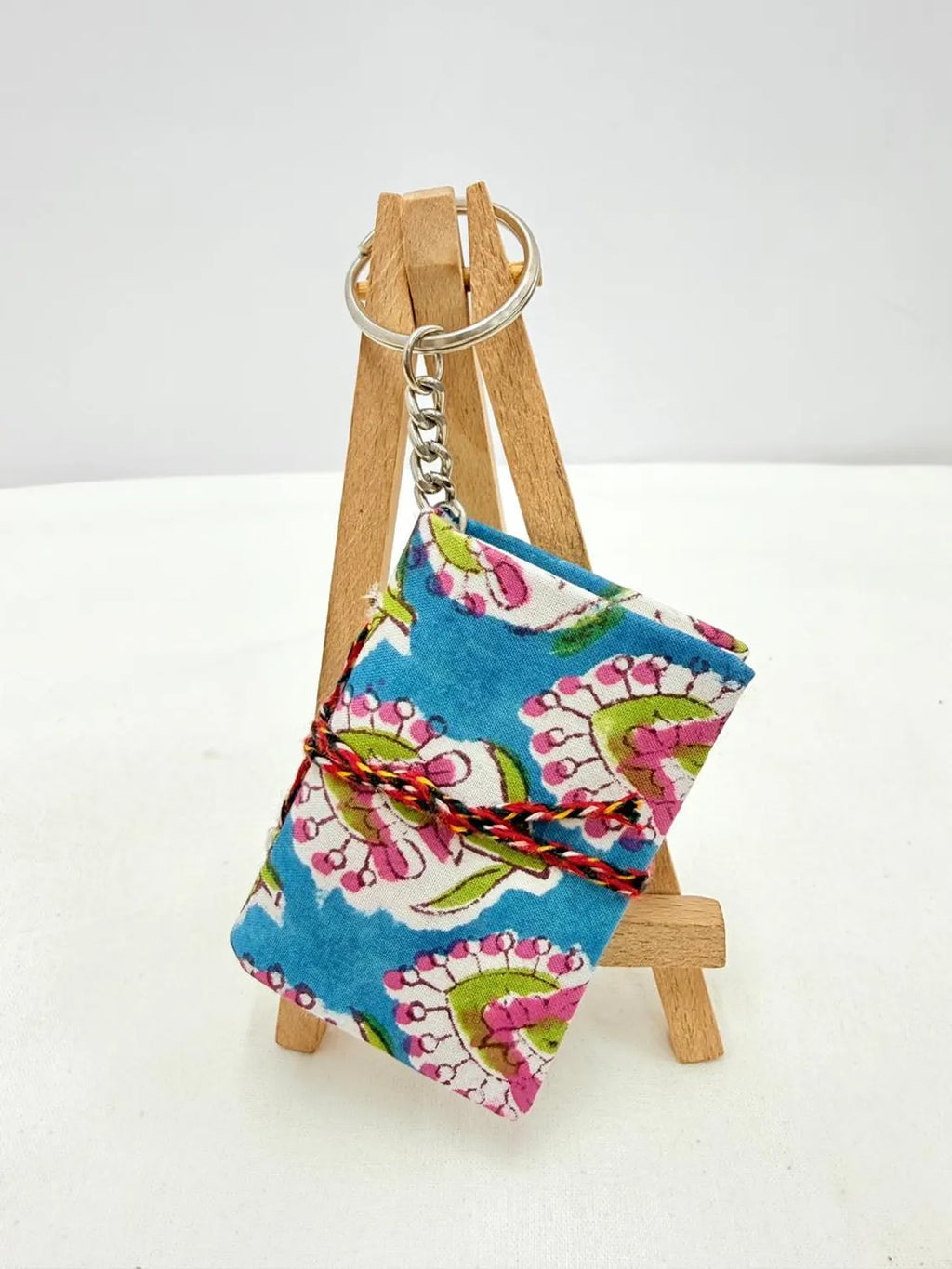 Handmade Fabric Notebook Keyring, Cute Pocket Journal Key Chain, Small Notebook Keychain, Gift for Friends, Purse Charm, Mini Diary Keychain