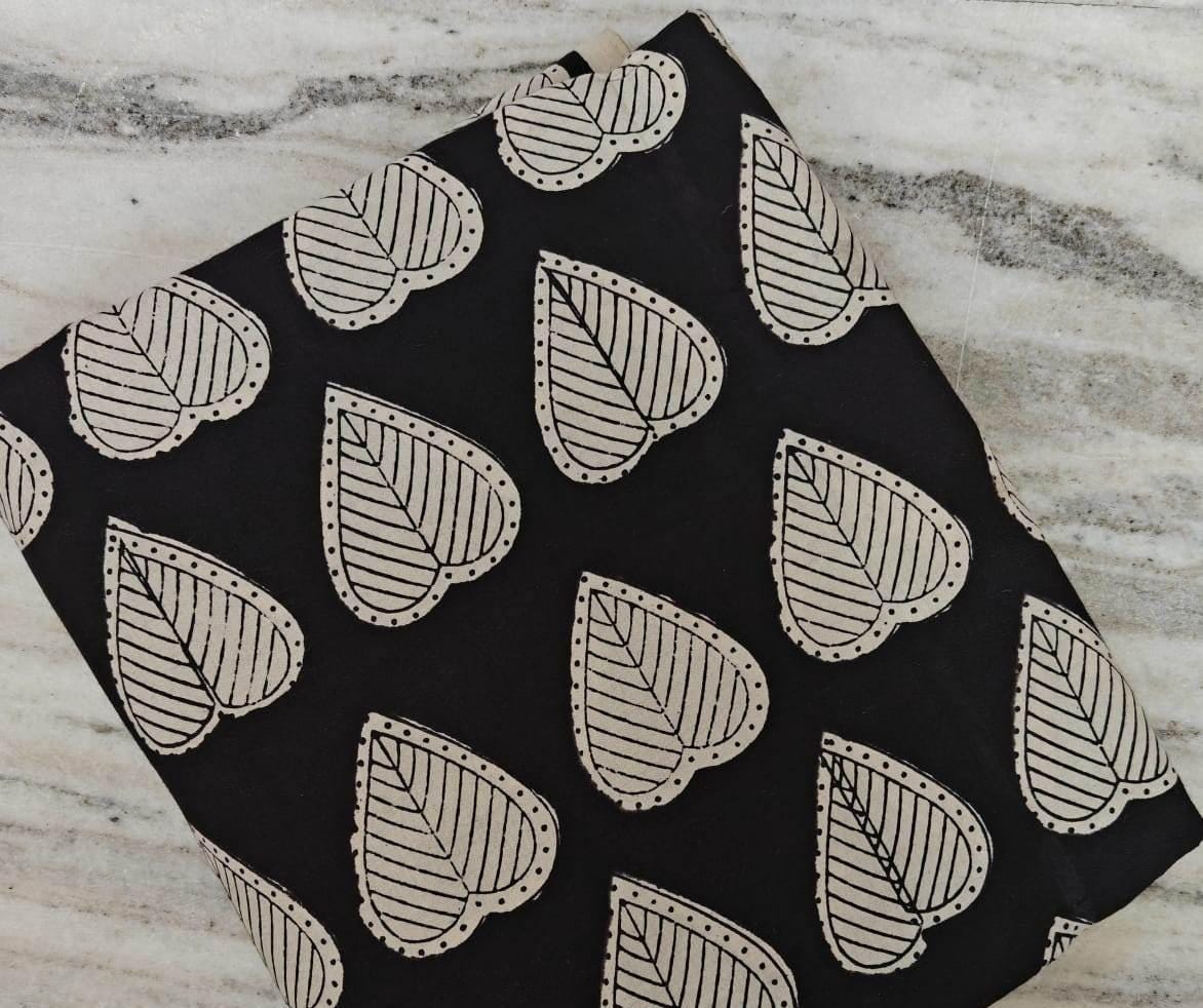 Black & White Leaf Print Cotton Fabric, Hand Block Print Style Indian Cotton, Craft Fabric by the Yard – Quilting, Dressmaking Home Decor