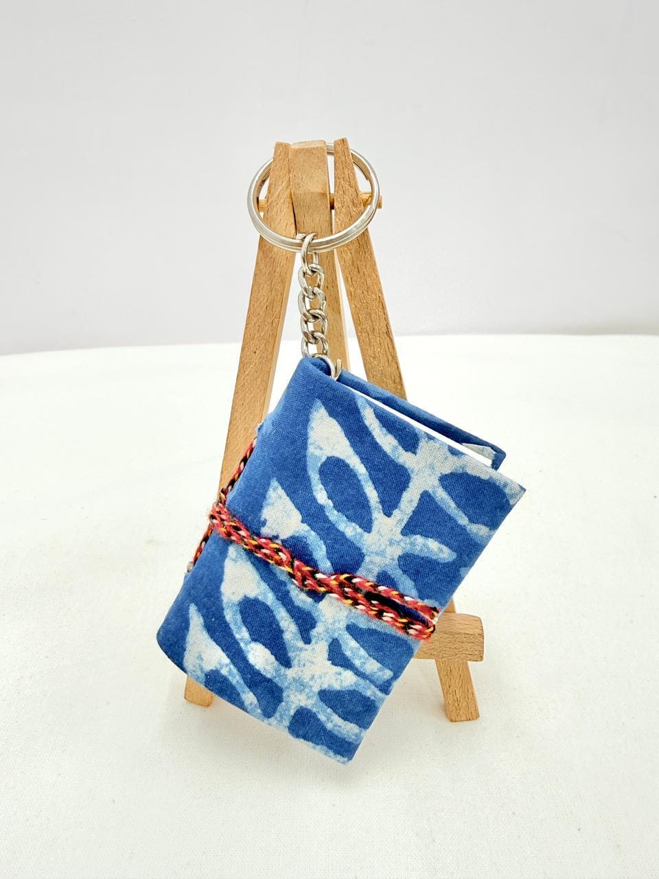 Handmade Fabric Notebook Keyring, Cute Pocket Journal Key Chain, Small Notebook Keychain, Gift for Friends, Purse Charm, Mini Diary Keychain