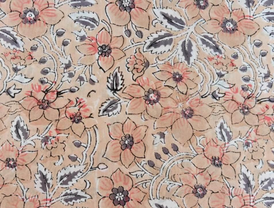 Peach Floral Cotton Fabric, Soft Vintage Style Flower Print, Lightweight Breathable Fabric for Sewing, Quilting, Dressmaking, Craft Fabric