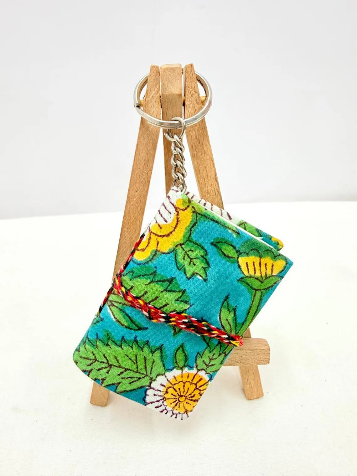 Handmade Fabric Notebook Keyring, Cute Pocket Journal Key Chain, Small Notebook Keychain, Gift for Friends, Purse Charm, Mini Diary Keychain