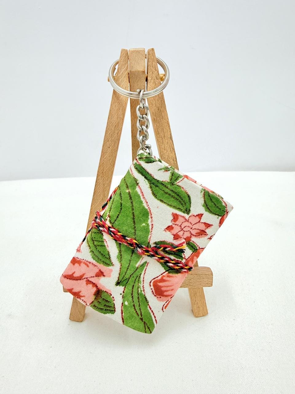 Handmade Fabric Notebook Keyring, Cute Pocket Journal Key Chain, Small Notebook Keychain, Gift for Friends, Purse Charm, Mini Diary Keychain