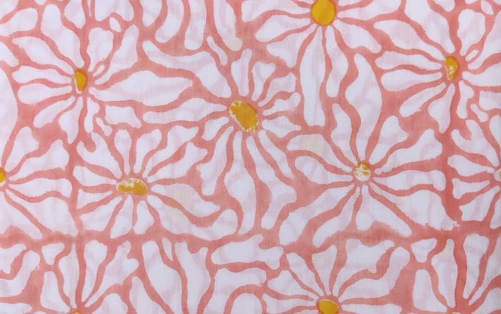 Peach Daisy Floral Cotton Fabric, Soft Cotton Floral 100% Cotton Fabric By The Yard, Quilting, Sewing, Dressmaking, Textile Fabric