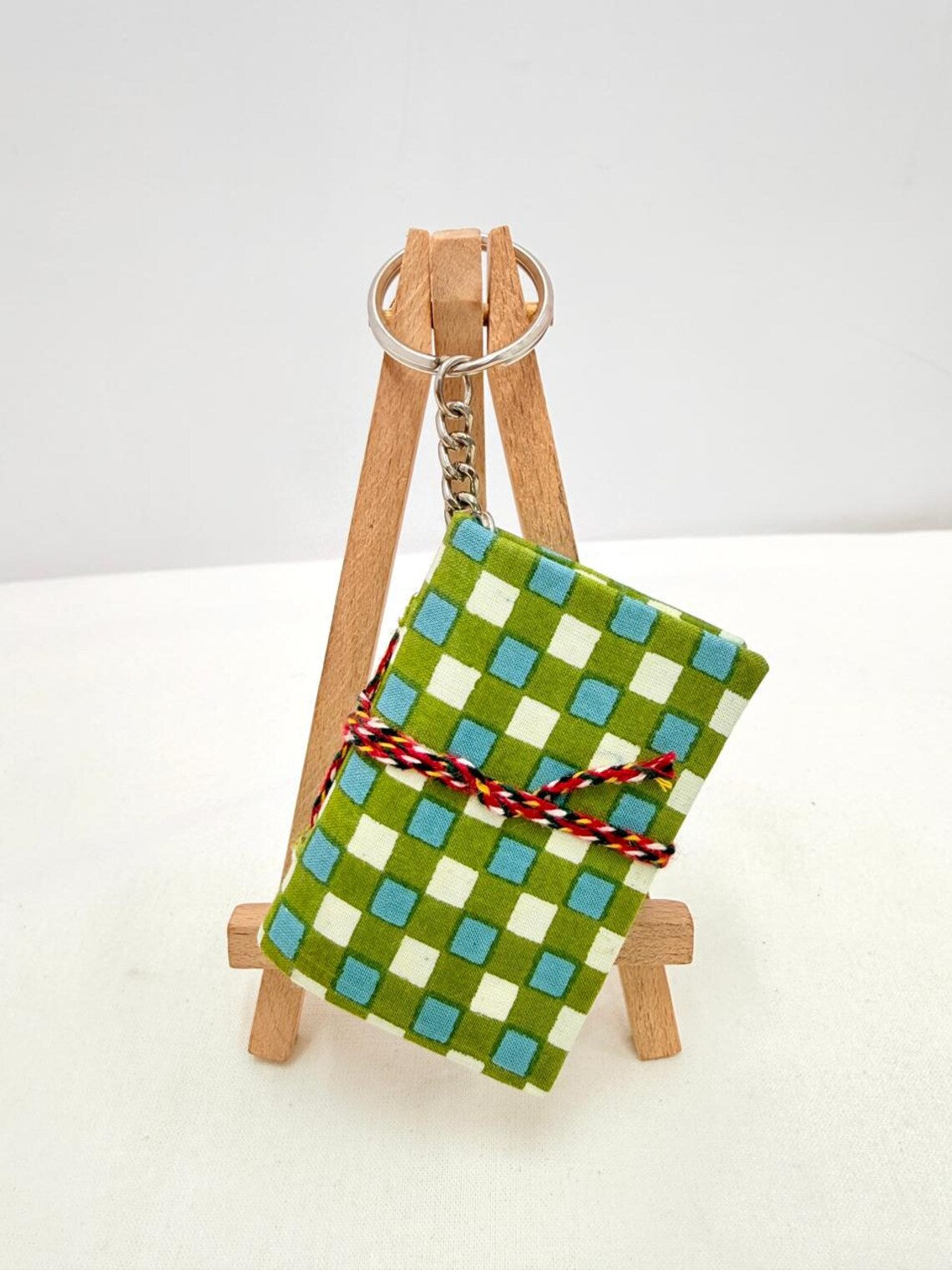Handmade Fabric Notebook Keyring, Cute Pocket Journal Key Chain, Small Notebook Keychain, Gift for Friends, Purse Charm, Mini Diary Keychain