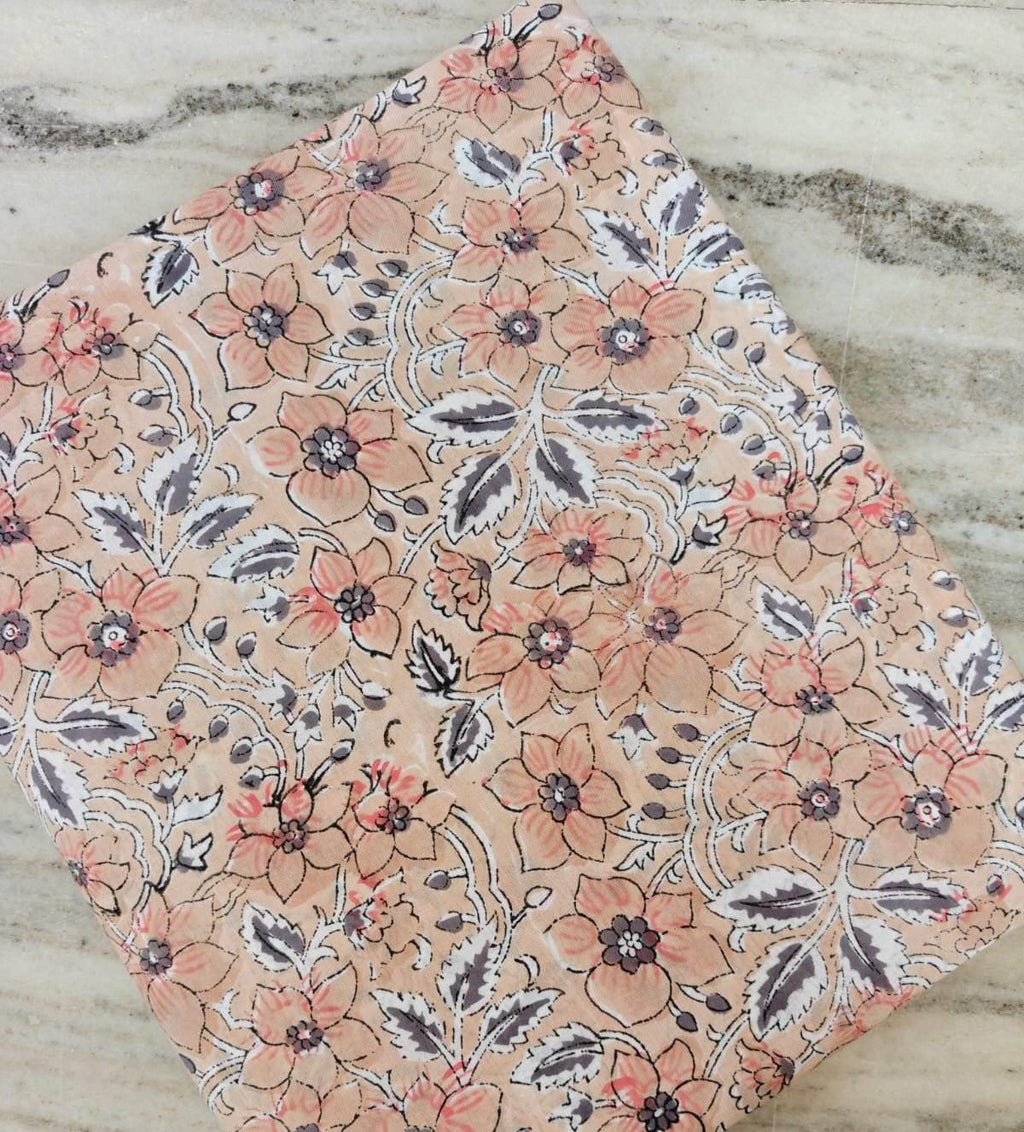 Peach Floral Cotton Fabric, Soft Vintage Style Flower Print, Lightweight Breathable Fabric for Sewing, Quilting, Dressmaking, Craft Fabric