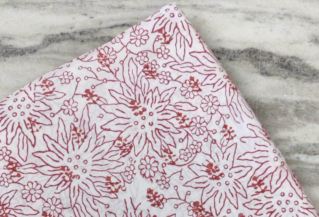 Red Floral Cotton Fabric by the Yard, Lightweight Printed Fabric for Quilting, Sewing and Dressmaking, Loose Running Fabric, Textile Fabric