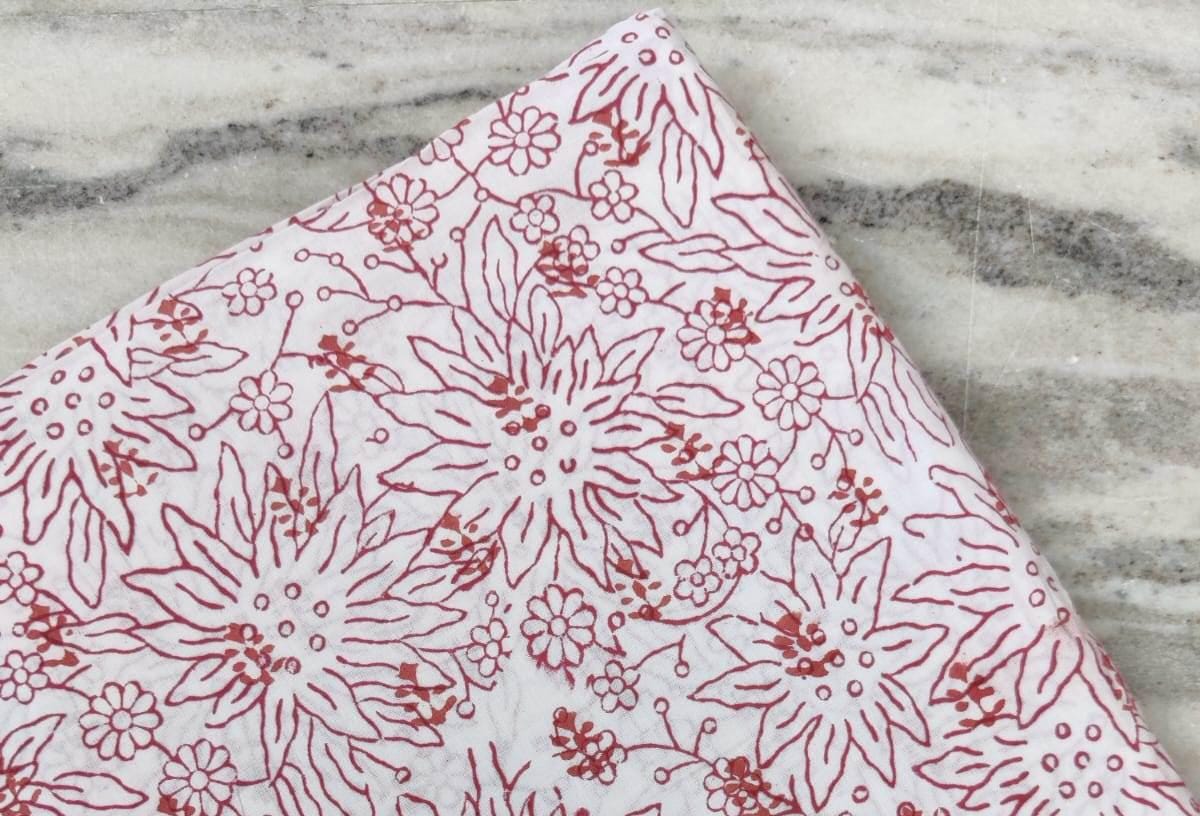Red Floral Cotton Fabric by the Yard, Lightweight Printed Fabric for Quilting, Sewing and Dressmaking, Loose Running Fabric, Textile Fabric