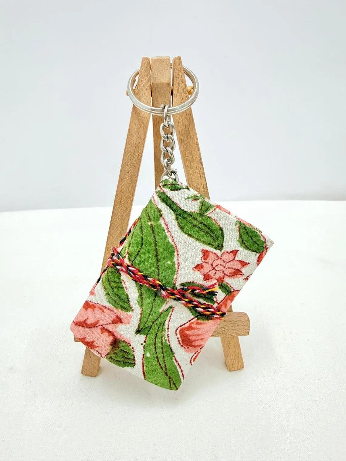 Handmade Fabric Notebook Keyring, Cute Pocket Journal Key Chain, Small Notebook Keychain, Gift for Friends, Purse Charm, Mini Diary Keychain