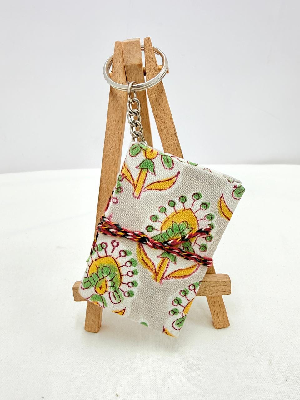 Handmade Fabric Notebook Keyring, Cute Pocket Journal Key Chain, Small Notebook Keychain, Gift for Friends, Purse Charm, Mini Diary Keychain