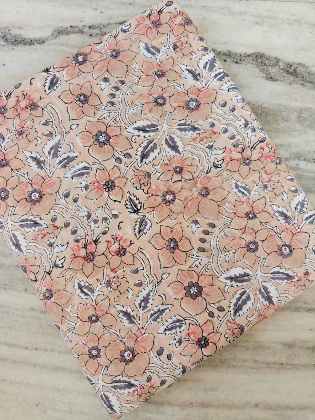 Peach Floral Cotton Fabric, Soft Vintage Style Flower Print, Lightweight Breathable Fabric for Sewing, Quilting, Dressmaking, Craft Fabric
