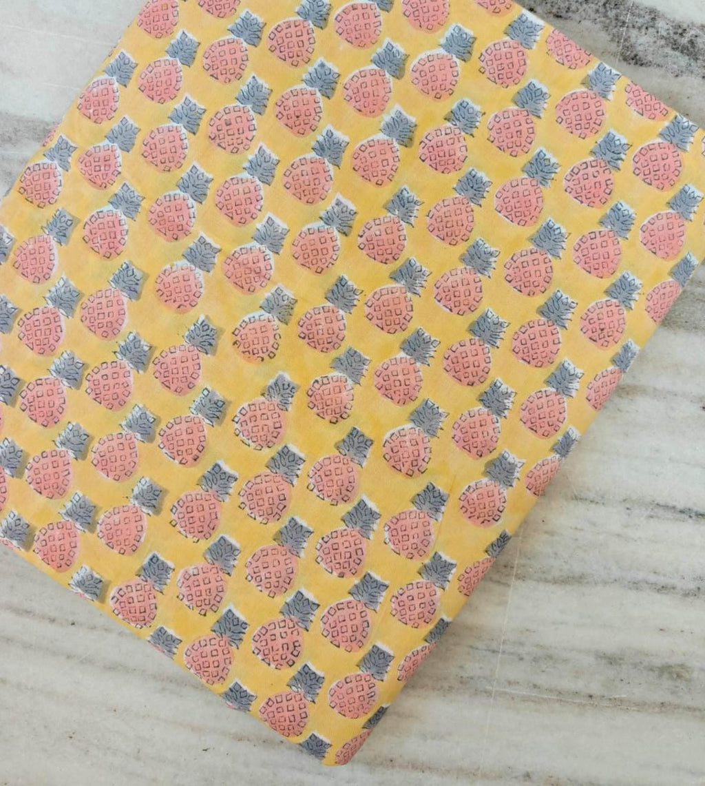 Yellow Pineapple Cotton Fabric, Tropical Fruit Print Fabric, Summer Cotton Fabric by the Yard, Pineapple Pattern Fabric for Sewing Fabric