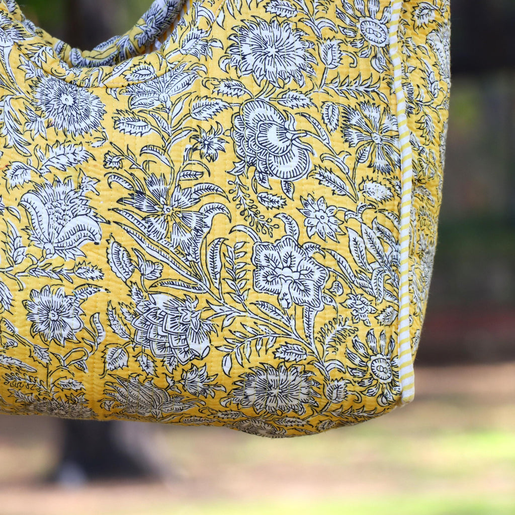 Handmade Quilted Tote Bag Yellow Floral Cotton Shoulder Bag Reusable Shopping Tote Boho Everyday Fabric Bag Market Tote Bag, Without Chain