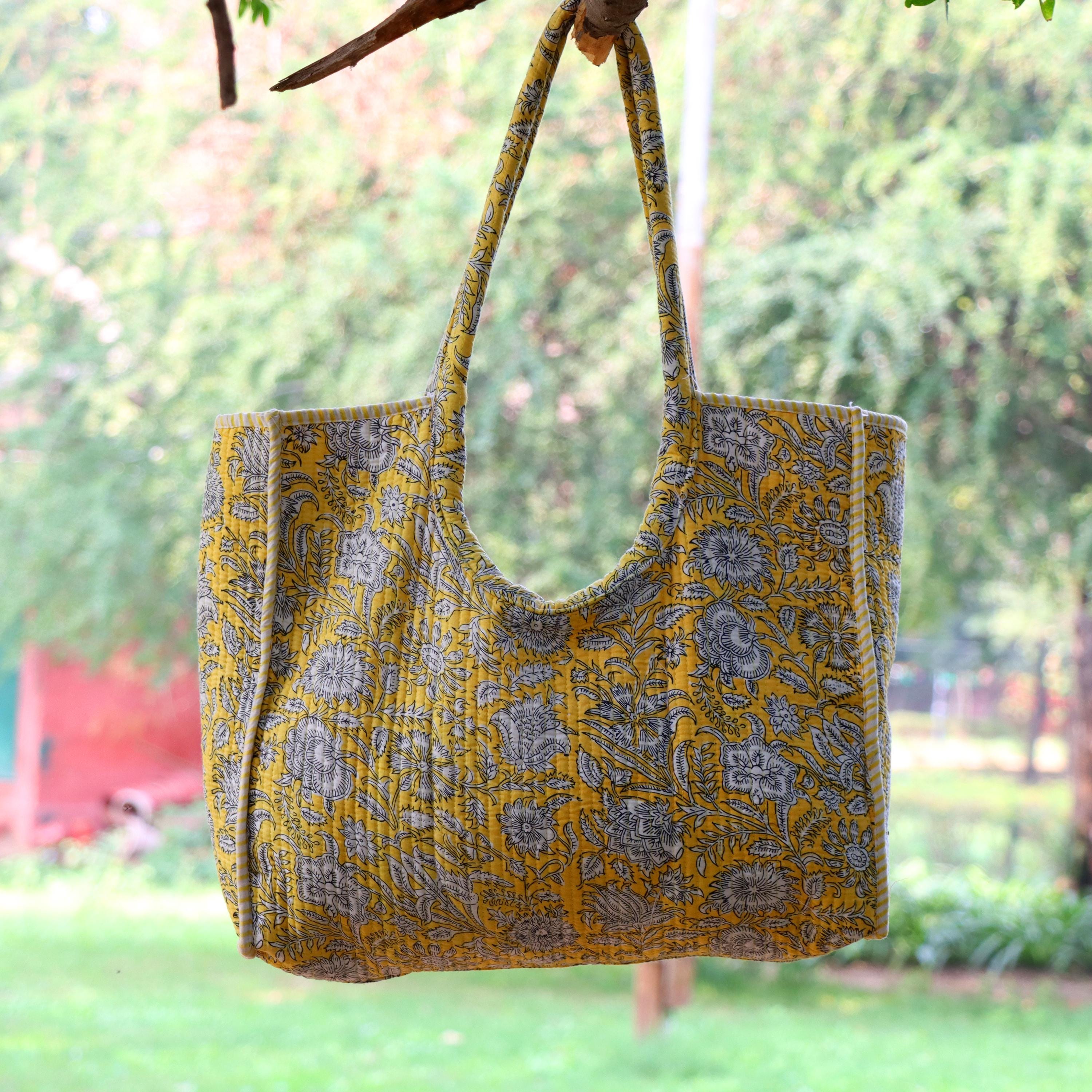 Handmade Quilted Tote Bag Yellow Floral Cotton Shoulder Bag Reusable Shopping Tote Boho Everyday Fabric Bag Market Tote Bag, Without Chain