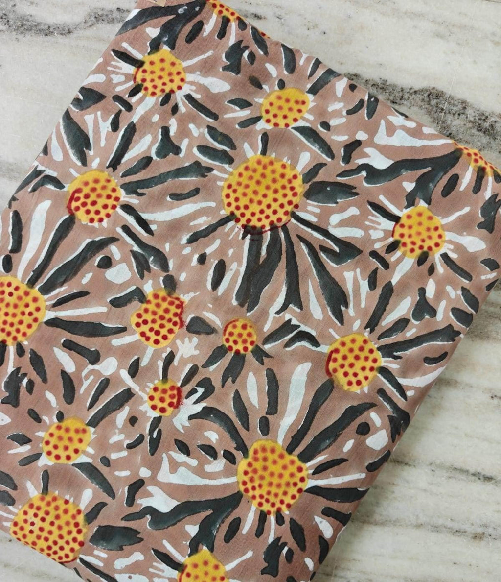 Cotton Fabric by the Yard, Floral Daisy Print Fabric, Hand Painted Style Cotton, Boho Fabric, Sewing & Quilting Fabric, Loose Running Fabric